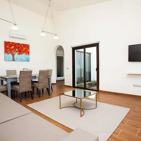 Villa Vip Golf 13 *